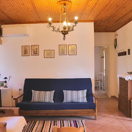 Magnolia Traditional Stone House In * Vamvakou