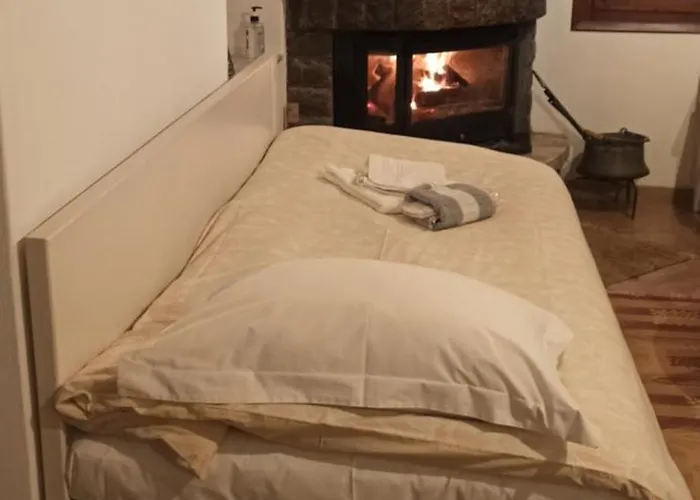 Magnolia Traditional Stone House In Holiday home *