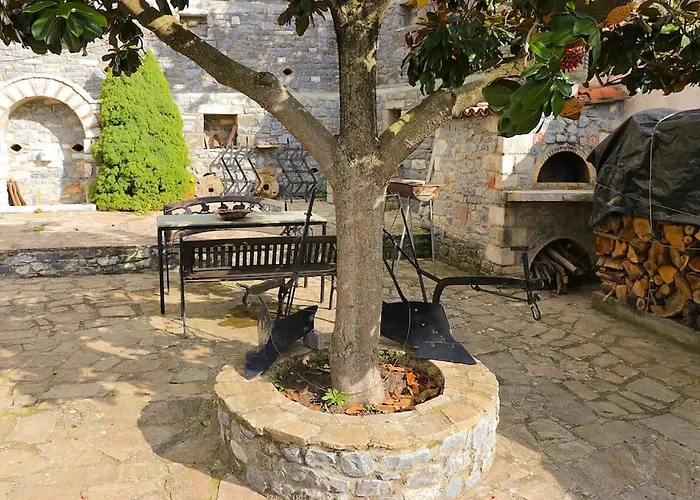 Holiday home Magnolia Traditional Stone House In