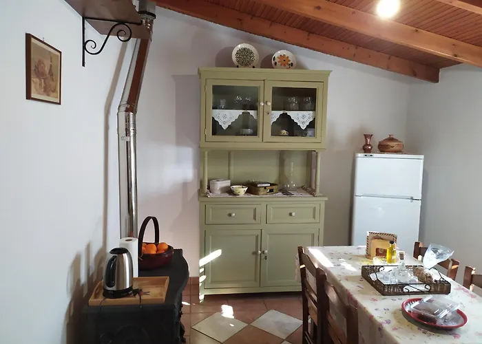 Magnolia Traditional Stone House In Holiday home *