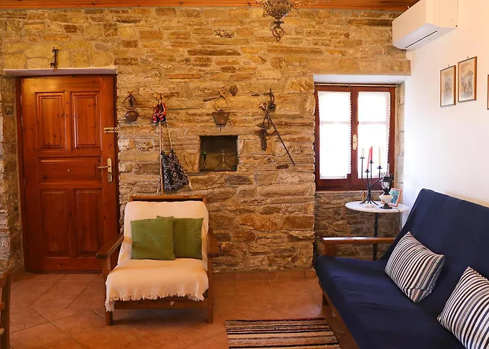 Holiday home Magnolia Traditional Stone House In Vamvakou