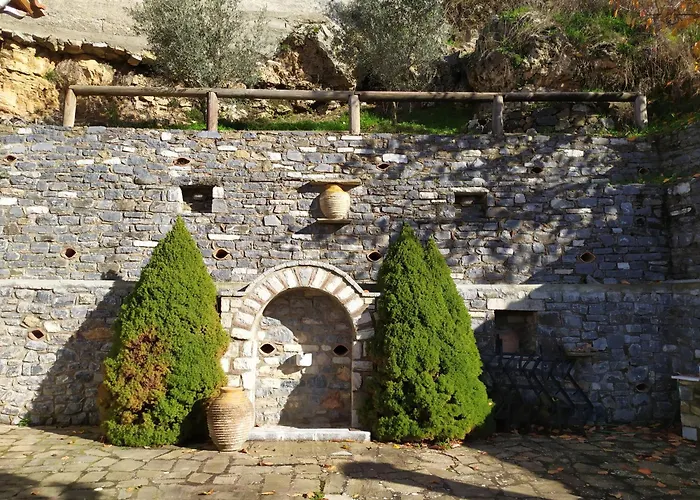 Holiday home Magnolia Traditional Stone House In