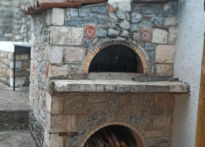 Holiday home Magnolia Traditional Stone House In *