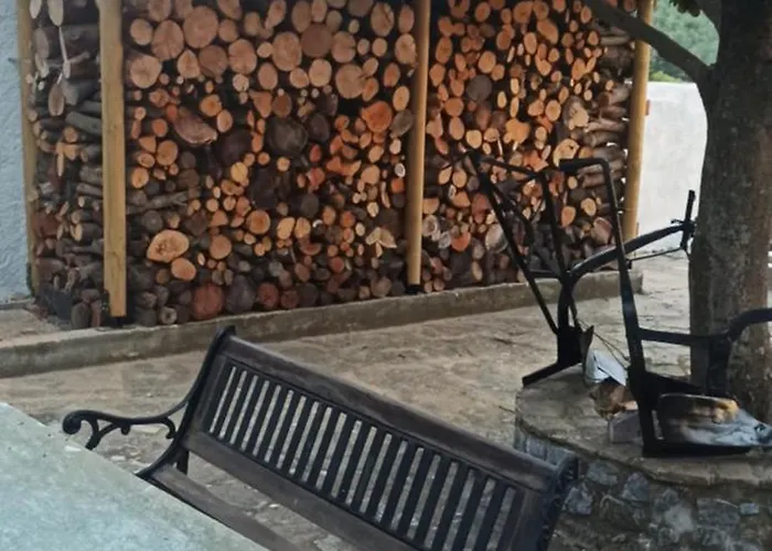 Holiday home Magnolia Traditional Stone House In